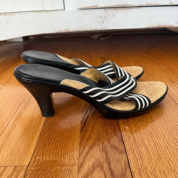 Sofft criss cross striped heels - Picture 2 of 9